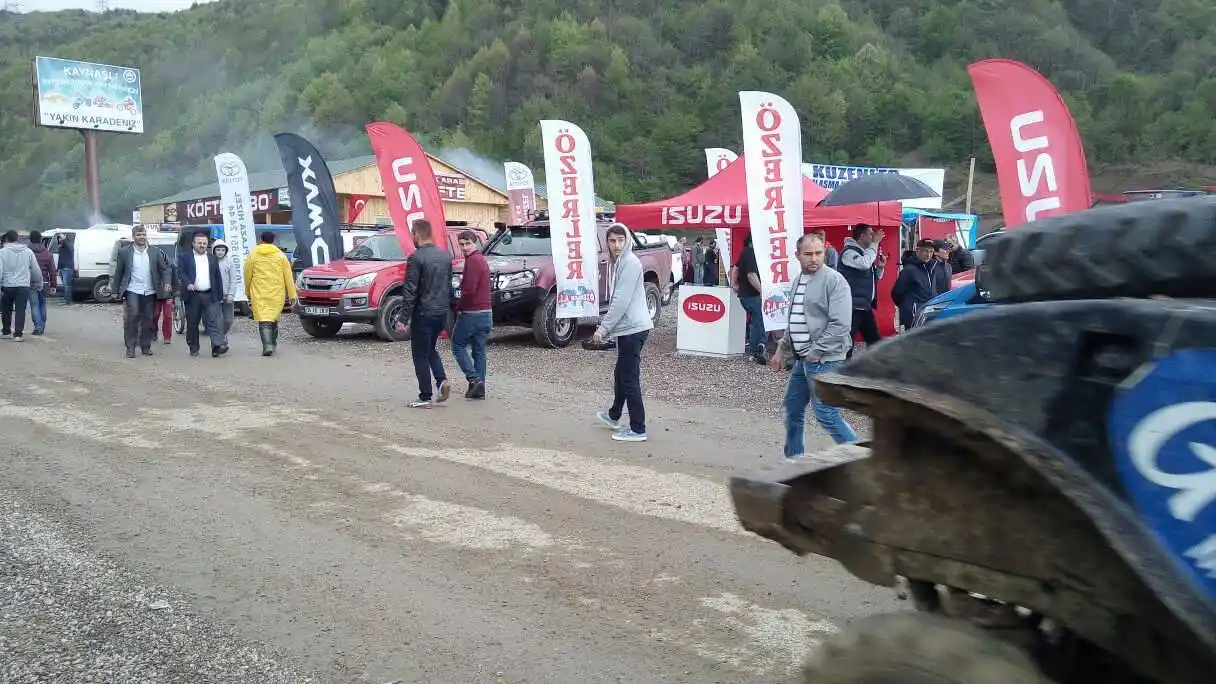 Otomobil Markaları Yelken Bayrağı-9